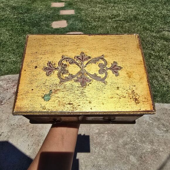 Vintage Florentine Style Gold Gilted Jewelry Storage Music Box - Picture 8 of 15